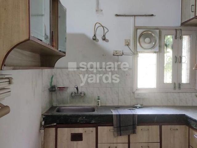 Property for rent in Deri