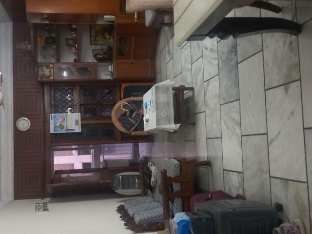 Property for rent in Deri
