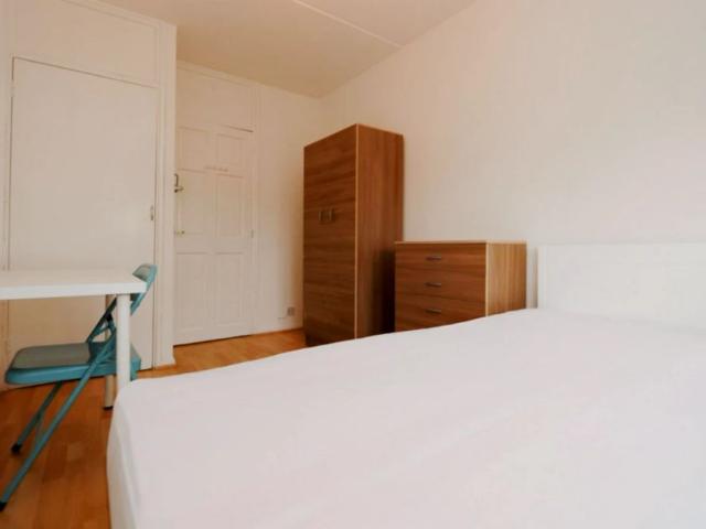 Room for rent in Kensal Town, Greater London