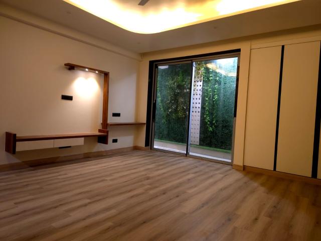 Property for rent in Deri