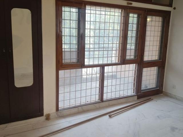 Property for rent in Deri