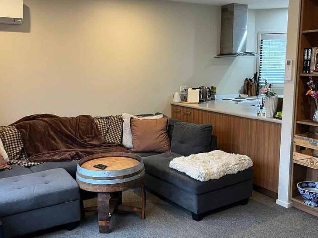 Townhouse for rent in Heathcote, Canterbury