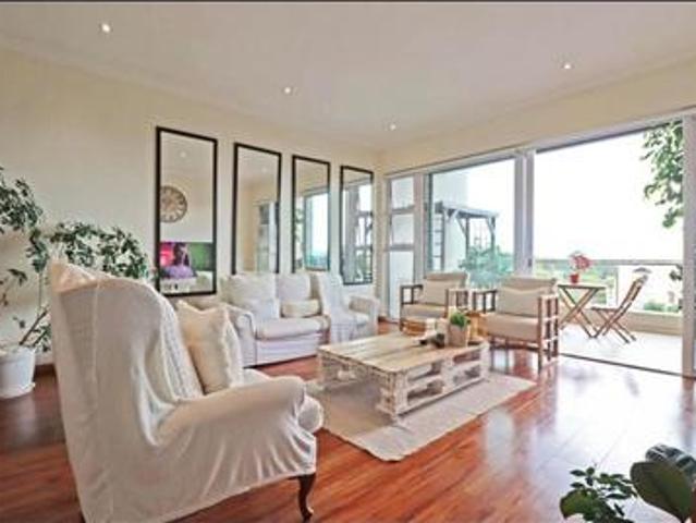 Apartment for rent in Sandton, City of Johannesburg Metropolitan Municipality