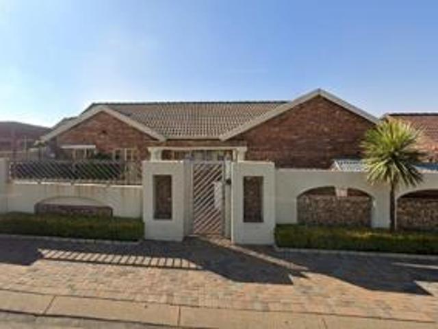 House for sale in Waterkloof, Gauteng