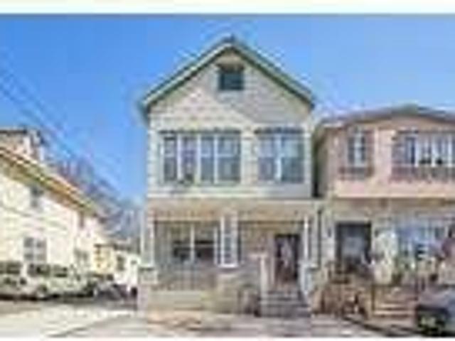 House for rent in Bayonne