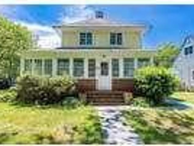 House for rent in Brightwaters