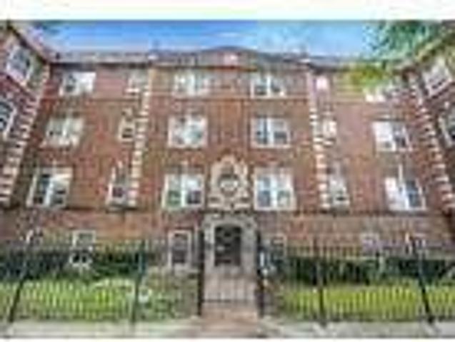 House for rent in Chicago, Cook County