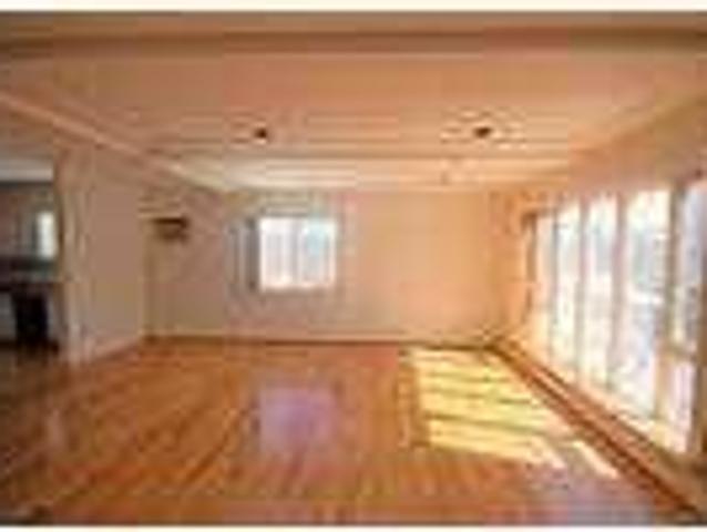 House for rent in The Bronx, Arverne