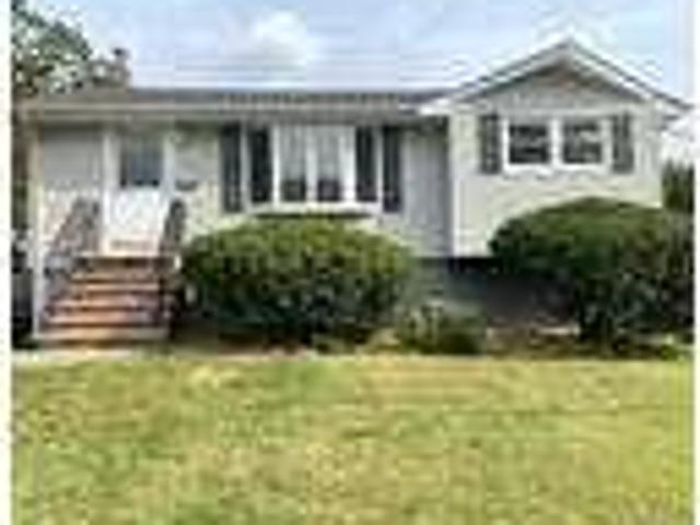 House for rent in Saddle Brook, New Jersey