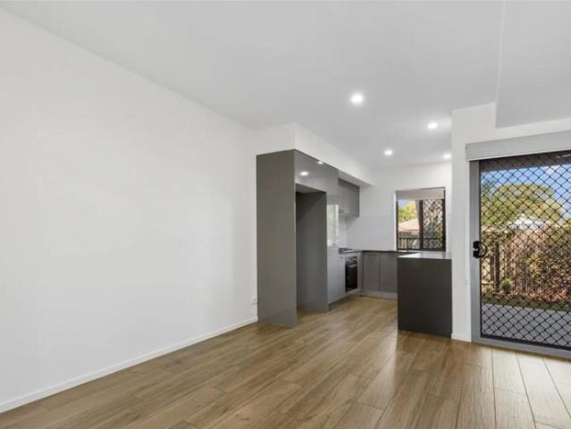 Townhouse for rent in Toombul, Queensland