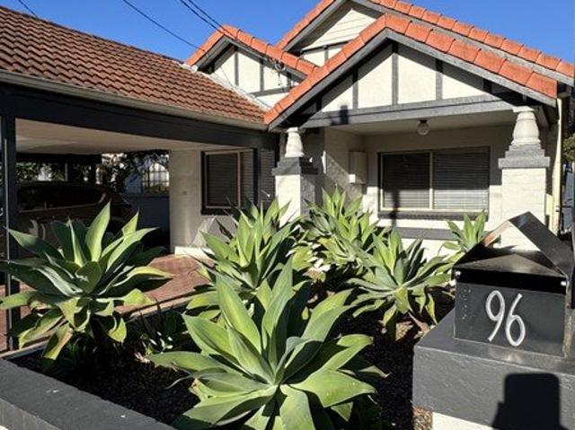 Townhouse for rent in Sydney, New South Wales