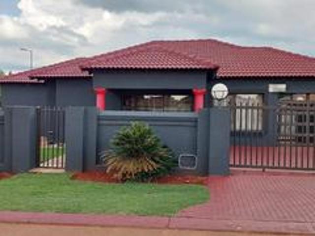 House for sale in Akasia, Gauteng