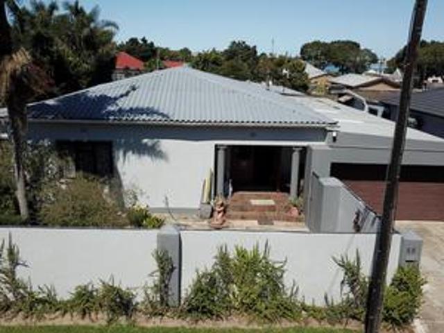 House for sale in Groot Brak Rivier, Western Cape