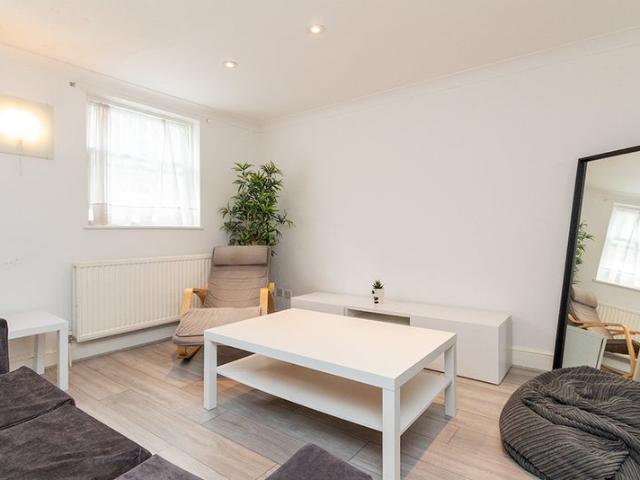 Apartment for rent in Paddington, Isle Of Man