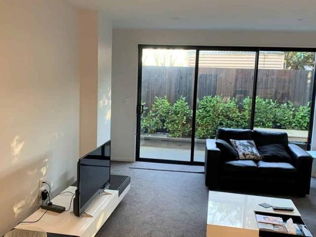 Townhouse for rent in Heathcote, Canterbury