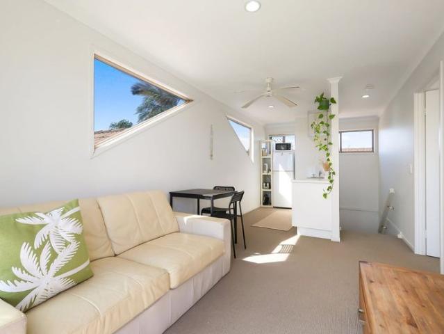 Townhouse for rent in Mermaid Beach, Gold Coast City