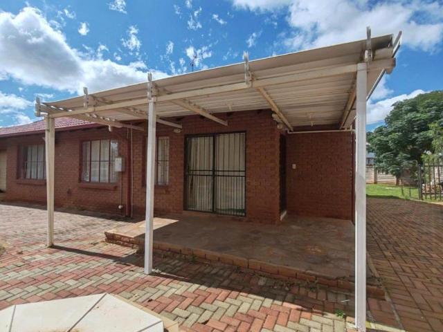 House for rent in The Orchards, Akasia