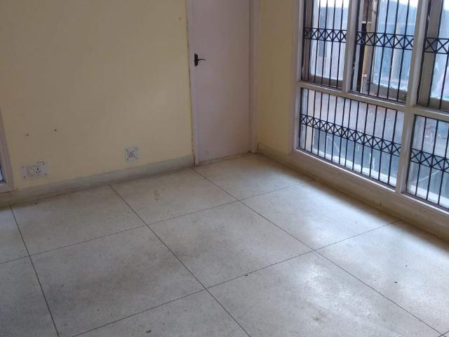 Property for rent in Deri