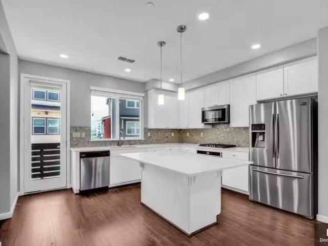 Condo for rent in Fremont
