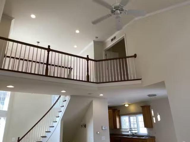 Condo for rent in Utica
