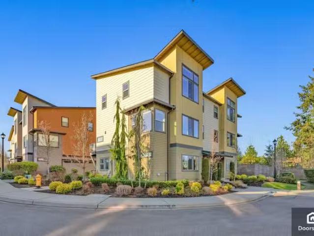 Condo for rent in Renton