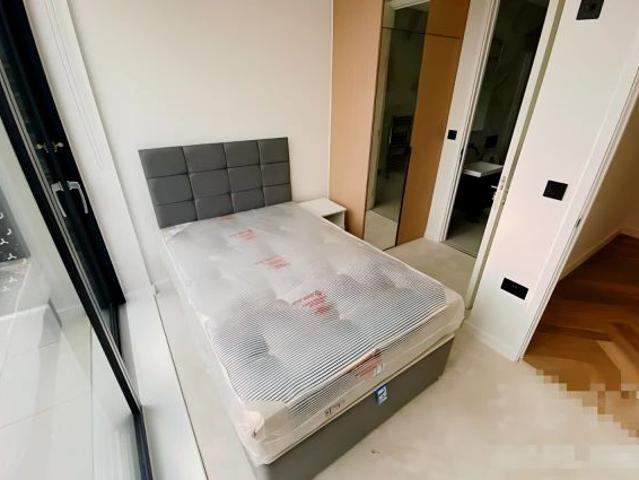 Room for rent in Royal Borough of Kensington and Chelsea, Greater London