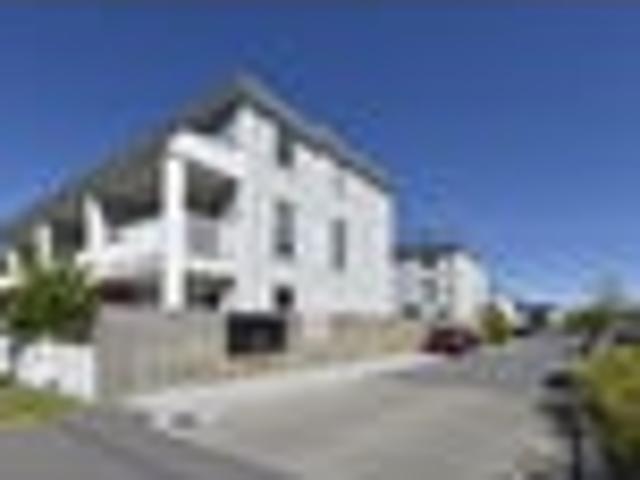 Townhouse for sale in Waltham, Linwood-Central-Heathcote Community