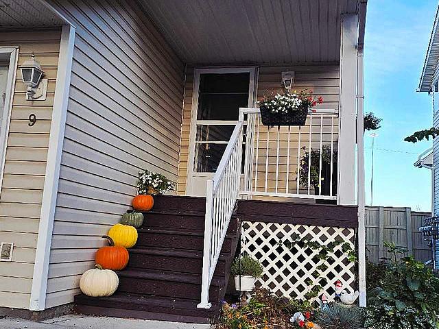 House for sale in Airdrie, Alberta