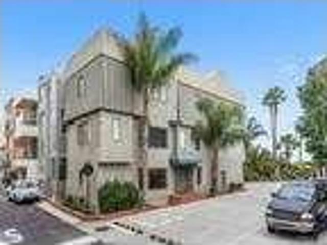 House for rent in Surfside