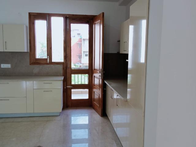 House for sale in Hariana