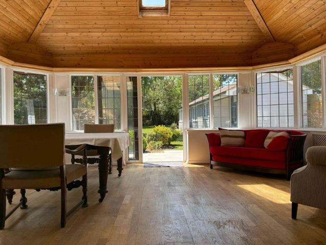 House for rent in Pachesham Park, Surrey