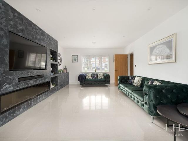 House for rent in Navestock Side, Essex