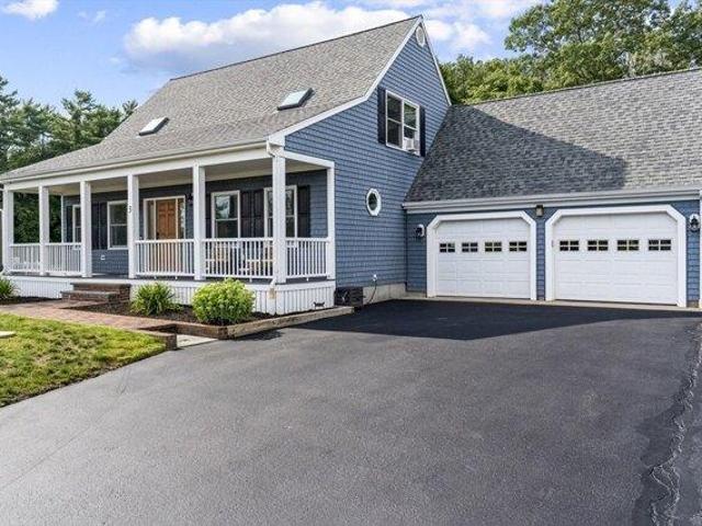 House for sale in Acushnet, Bristol County