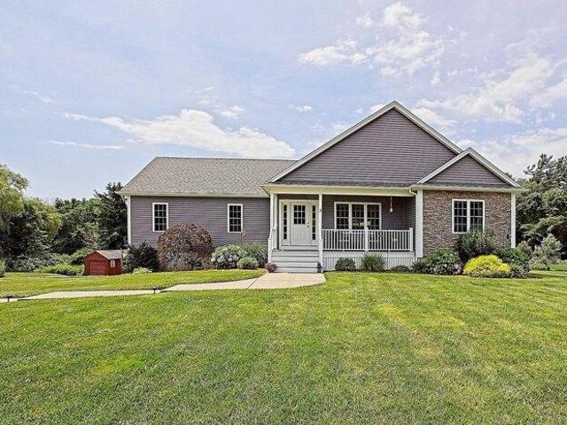 House for sale in Acushnet, Bristol County