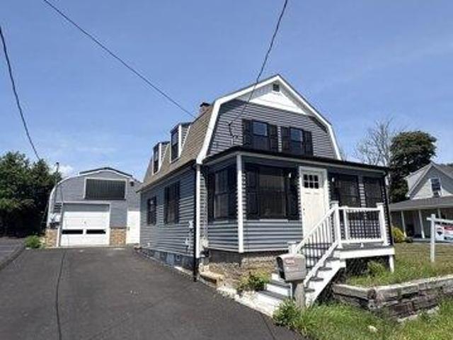 House for sale in Acushnet, Bristol County