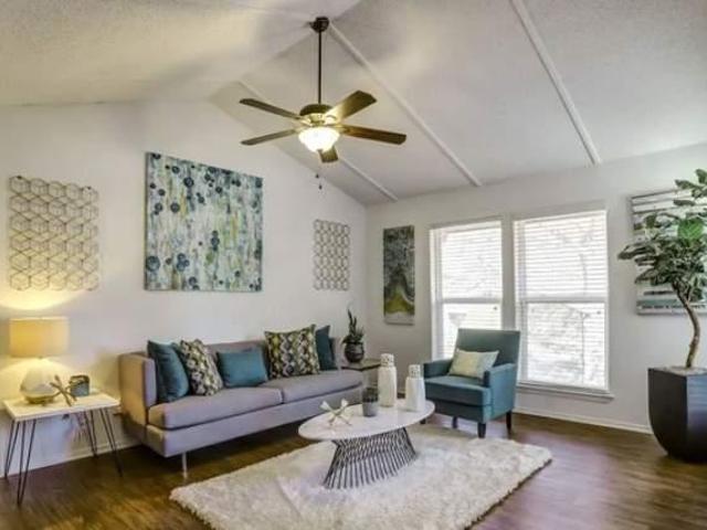 Apartment for rent in Addison