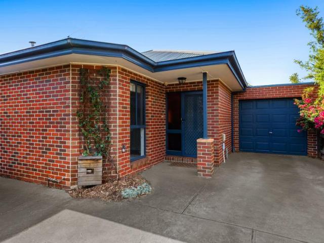 Villa for sale in Camerons Creek, Victoria