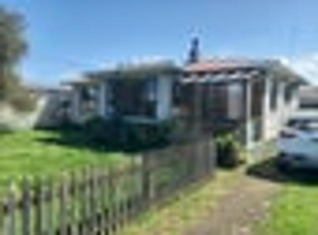 House for sale in Awhitu