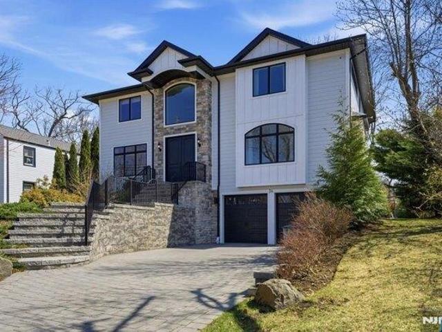House for sale in Alpine, New Jersey