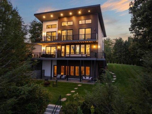 House for sale in Loon Cove, Alton