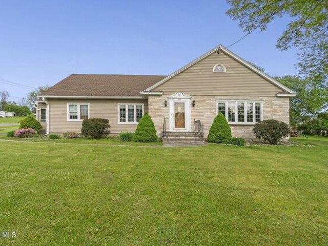House for sale in Amsterdam, New York