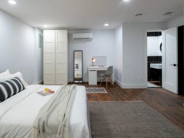 Room for rent in Arverne, New York