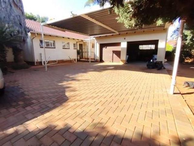 House for sale in Akasia, Gauteng