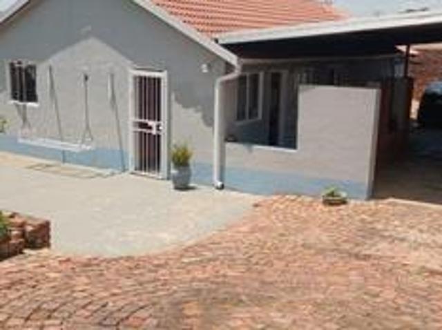 House for sale in Waterkloof, Gauteng