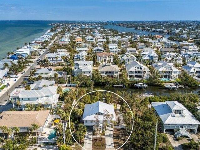 House for sale in Anna Maria