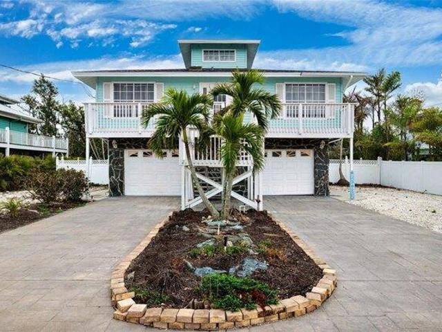 House for sale in Anna Maria