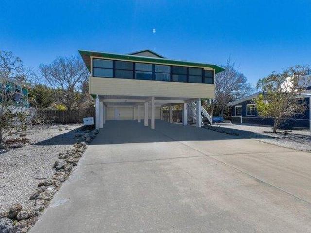 House for sale in Anna Maria