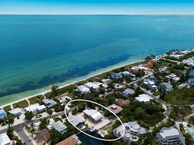House for sale in Anna Maria