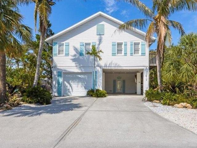 House for sale in Anna Maria