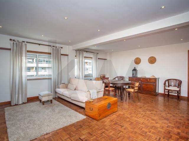 Apartamento alugar em Santiago Dos Velhos, Lisboa